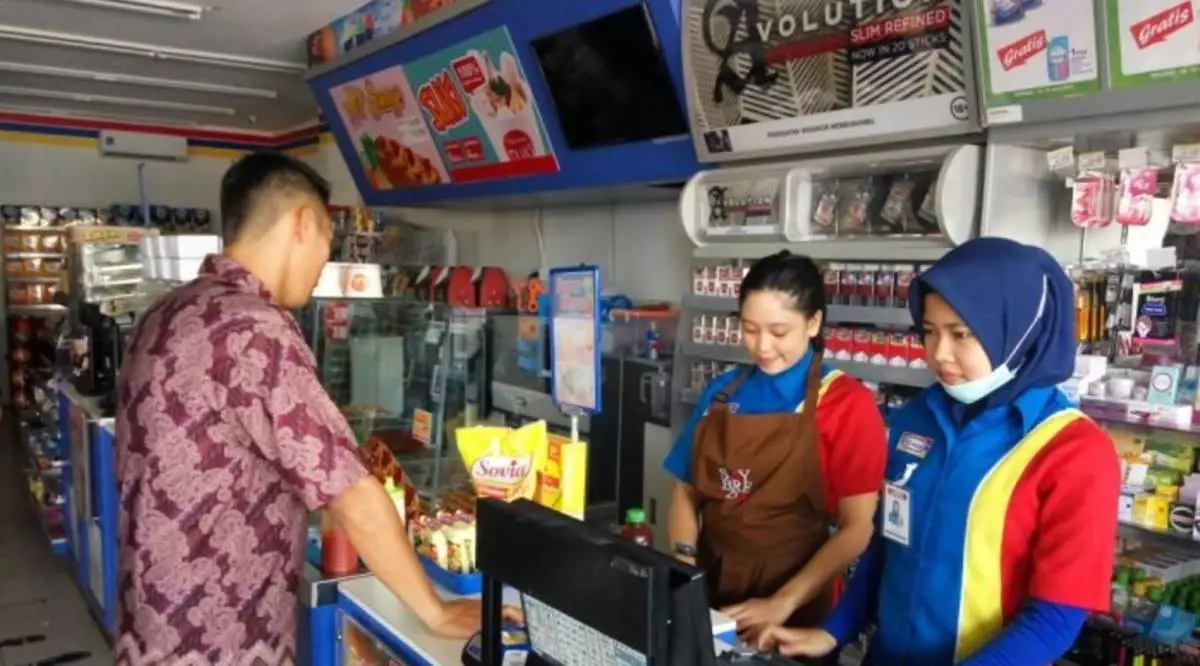 Apa Itu Store Crew Indomaret